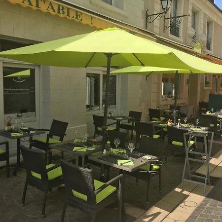 Logis Hotel Restaurant La Boule D'Or Шинон Екстериор снимка