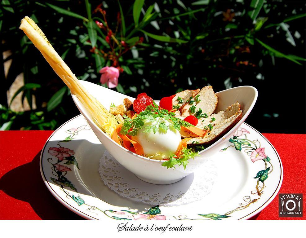 Logis Hotel Restaurant La Boule D'Or Шинон Екстериор снимка