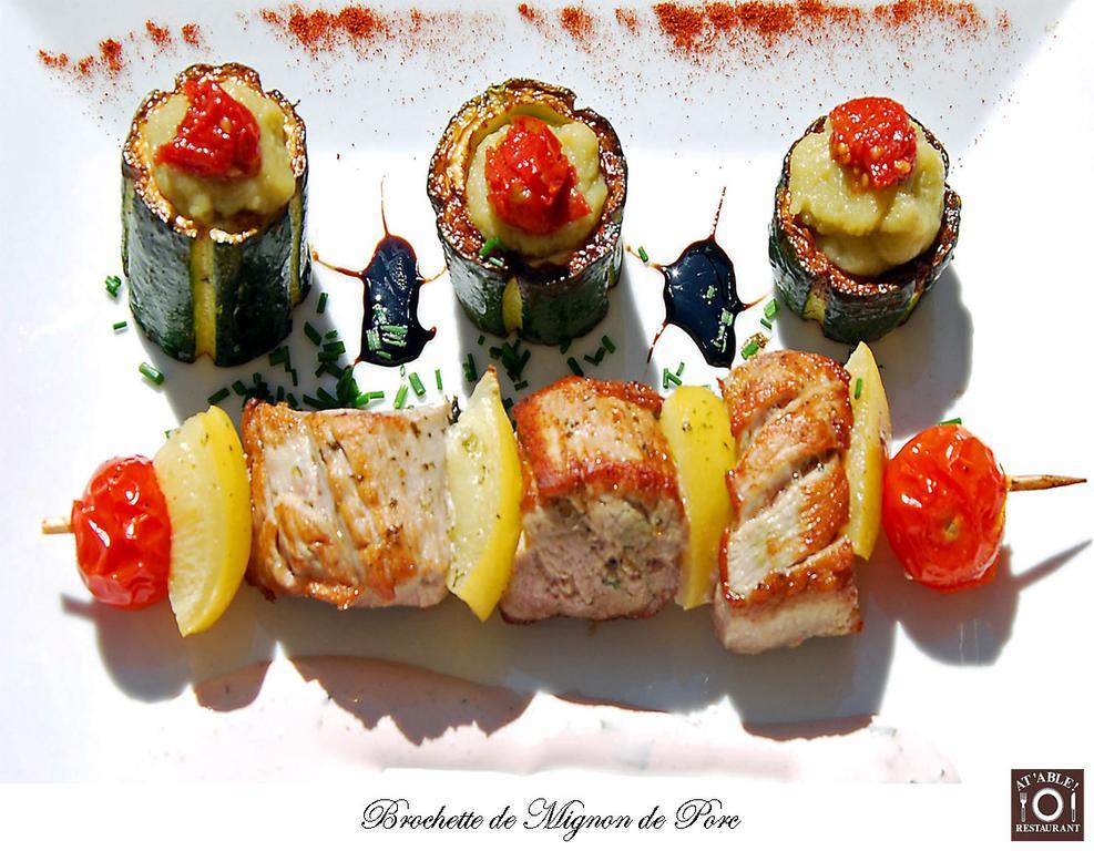 Logis Hotel Restaurant La Boule D'Or Шинон Екстериор снимка