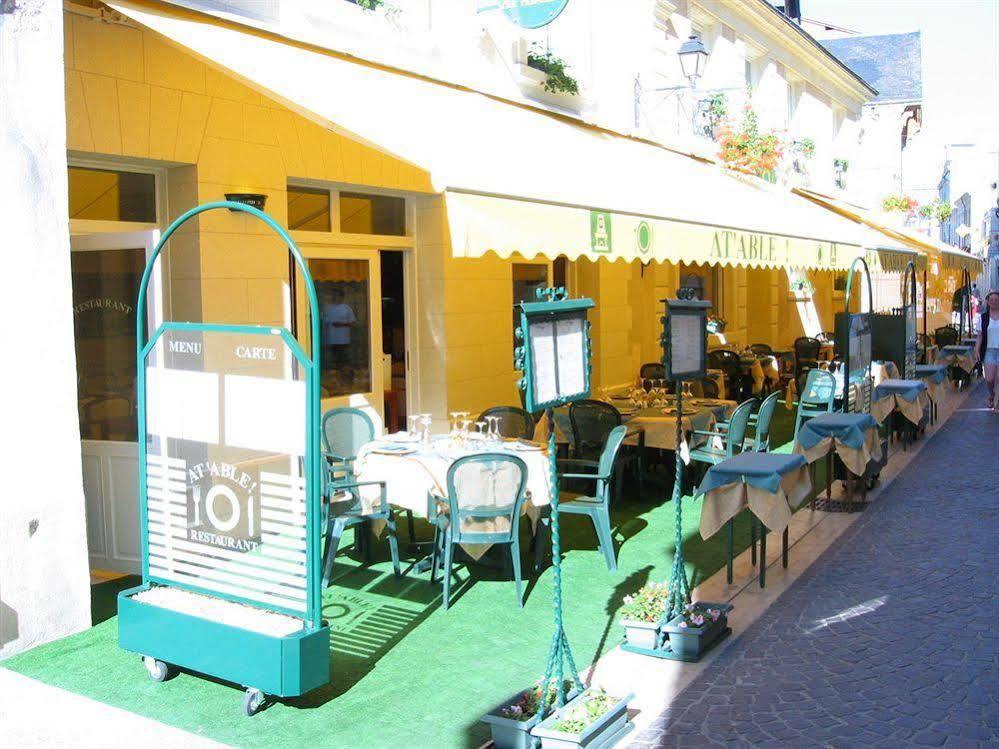 Logis Hotel Restaurant La Boule D'Or Шинон Екстериор снимка